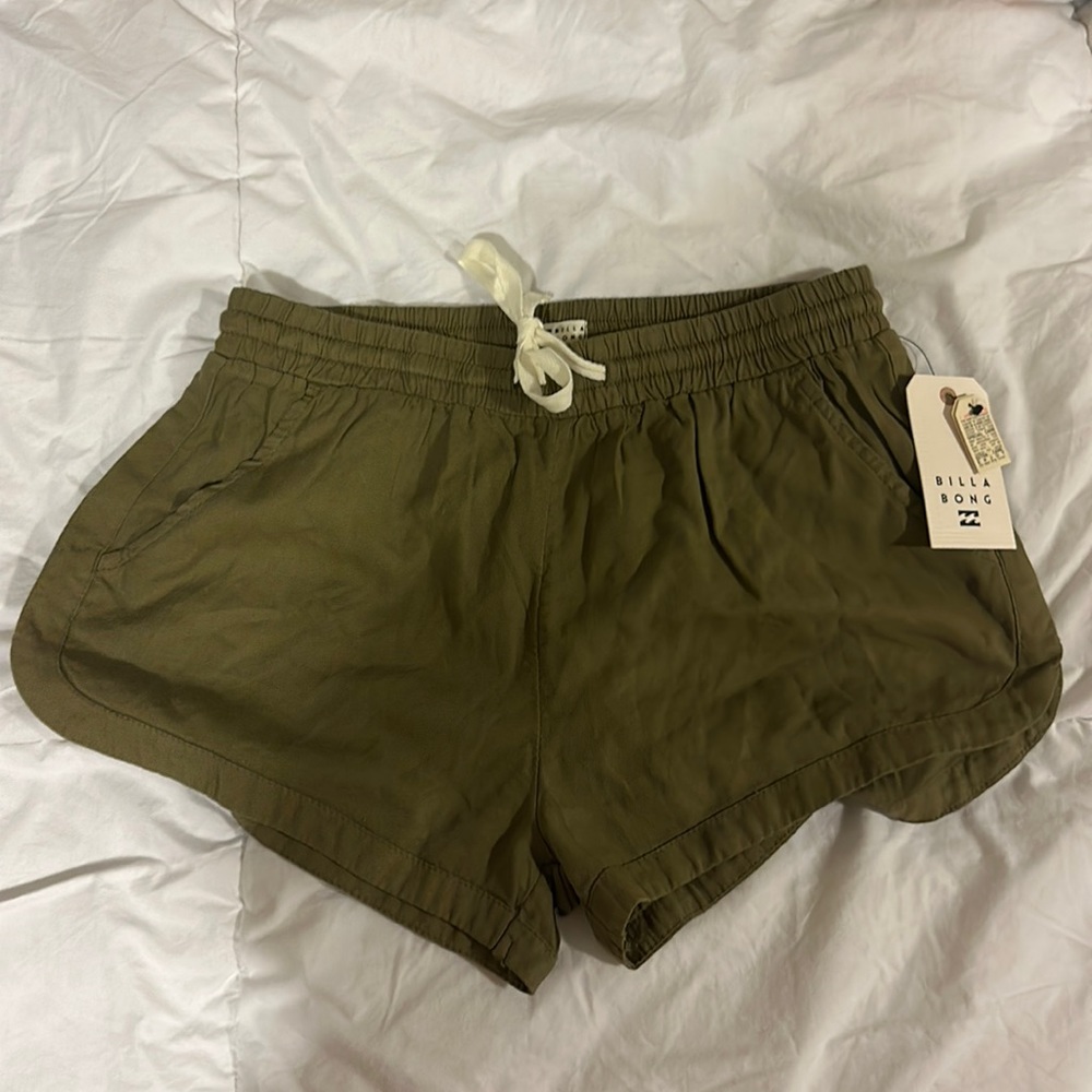 Beachy billabong shorts